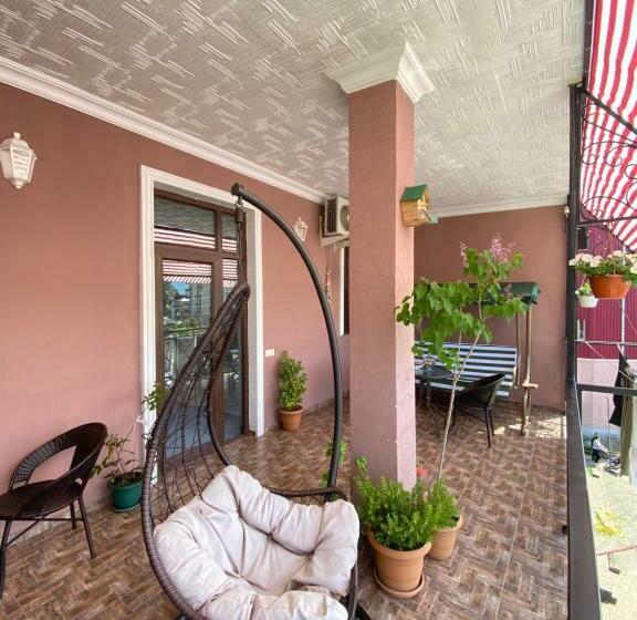 پانسیون Sunny Days