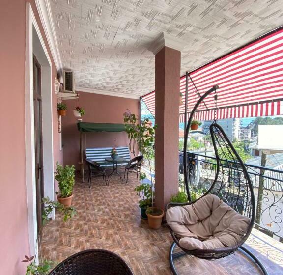 پانسیون Sunny Days