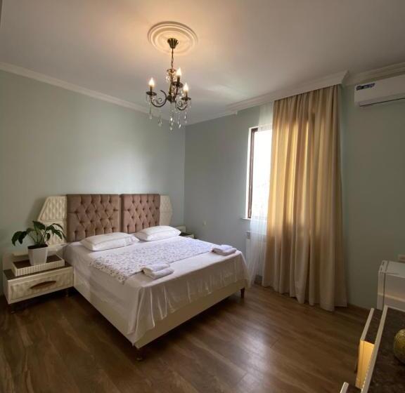 پانسیون Sunny Days