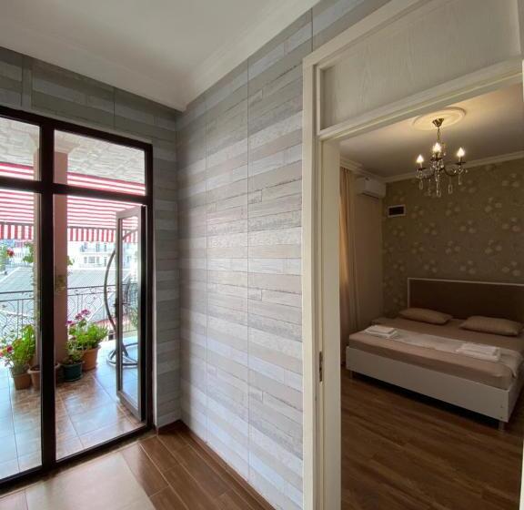 پانسیون Sunny Days