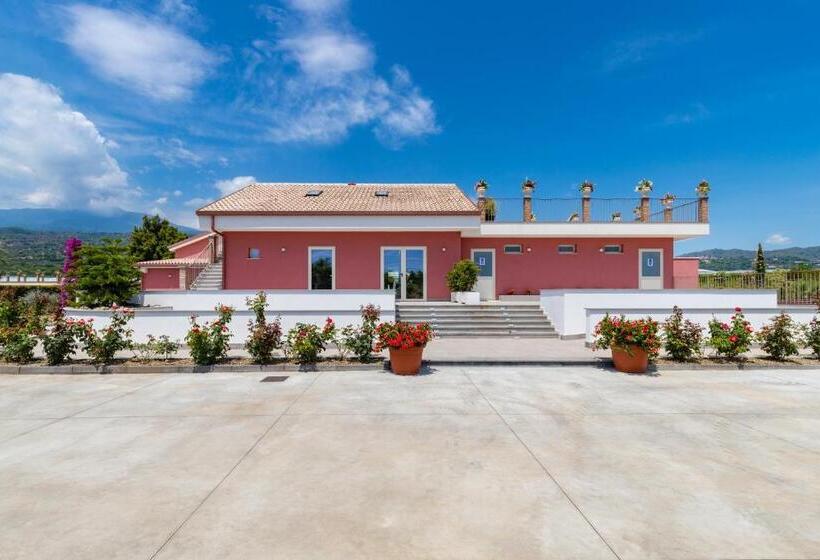 هتل Dipladenia Garden Country Resort