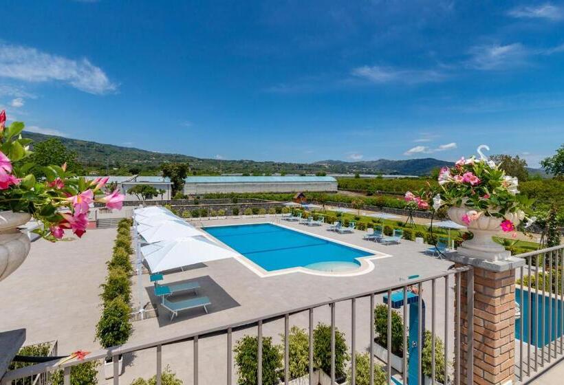 هتل Dipladenia Garden Country Resort