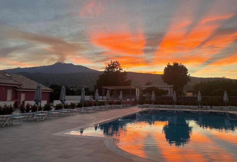 هتل Dipladenia Garden Country Resort