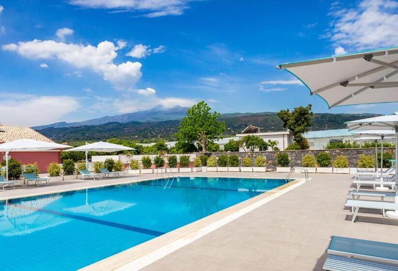 هتل Dipladenia Garden Country Resort