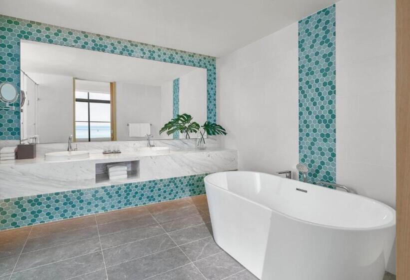 هتل Holiday Inn Resort Ho Tram Beach, An Ihg