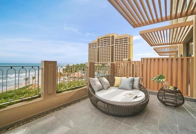 هتل Holiday Inn Resort Ho Tram Beach, An Ihg