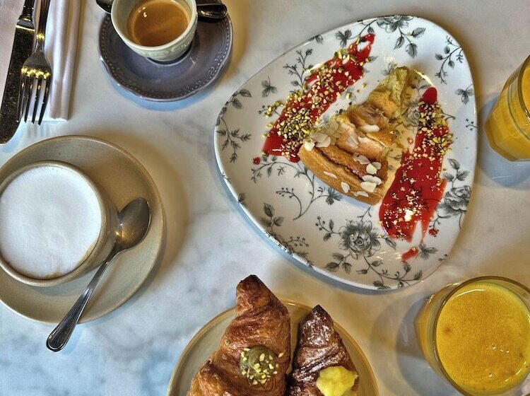 پانسیون Amabilia Suites