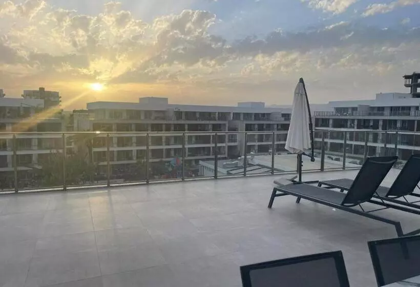 هتل Courtyard Long Beach Holiday Resort