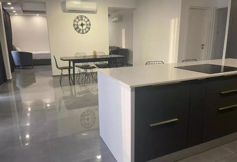 هتل Courtyard Long Beach Holiday Resort