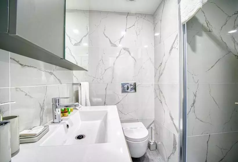 هتل Courtyard Long Beach Holiday Resort