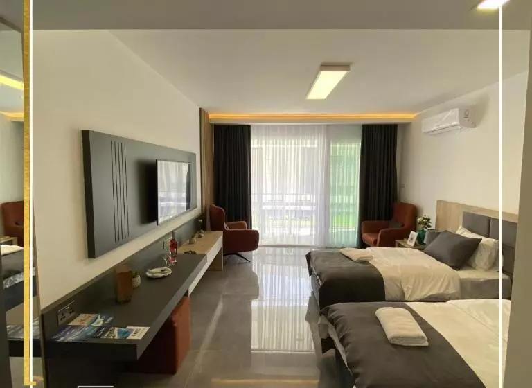 هتل Courtyard Long Beach Holiday Resort