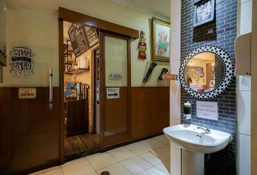 Urbanview Hotel 58 Bintaro By Reddoorz
