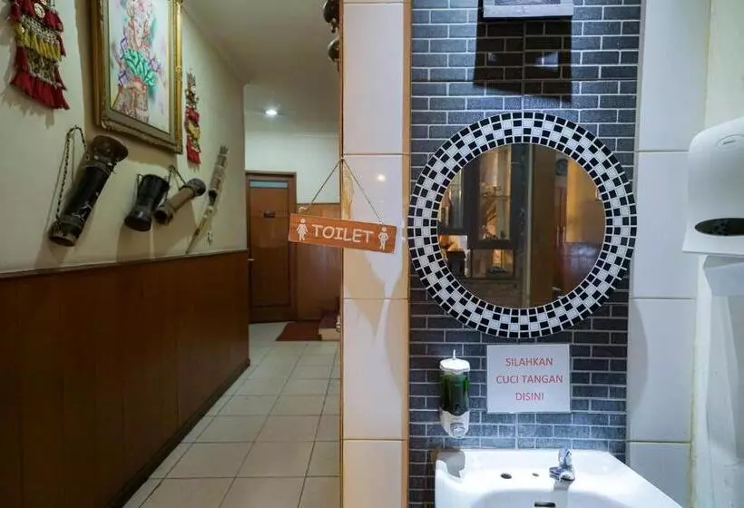 Urbanview Hotel 58 Bintaro By Reddoorz