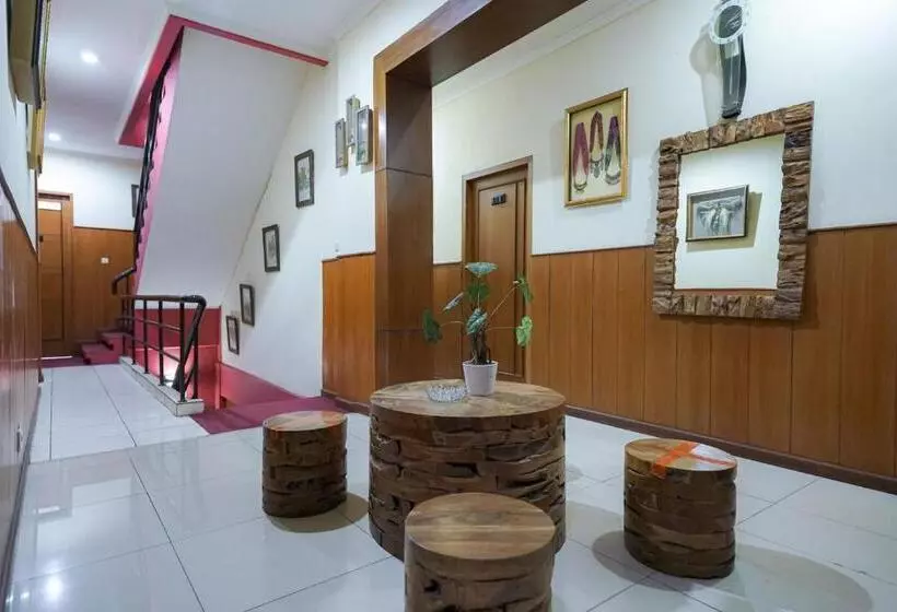 Urbanview Hotel 58 Bintaro By Reddoorz