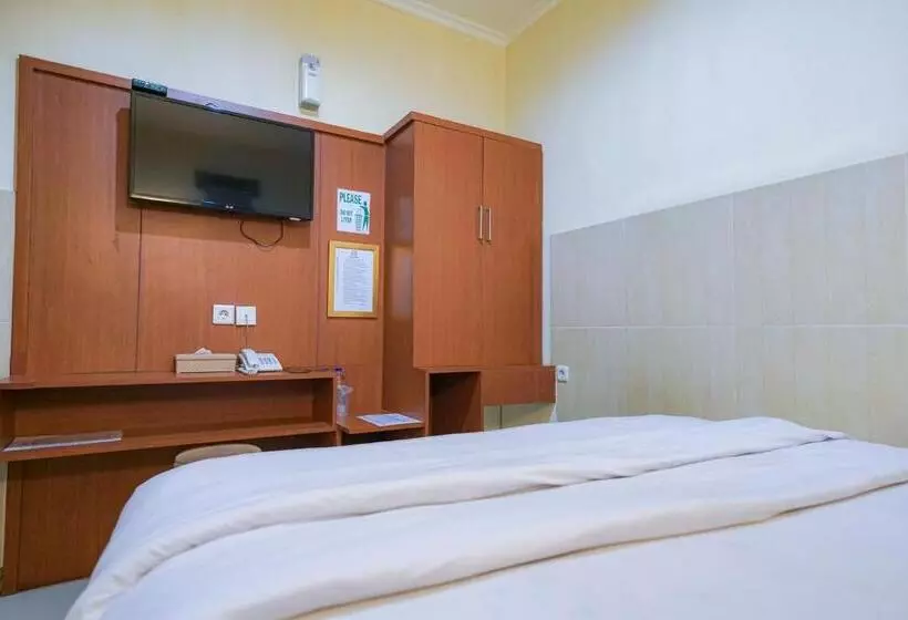 Urbanview Hotel 58 Bintaro By Reddoorz