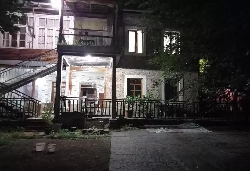 پانسیون Alex B&b
