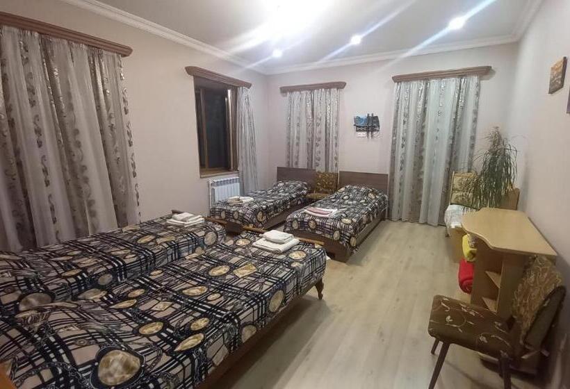 پانسیون Alex B&b