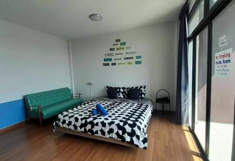 Sleepy And Homey Don Mueang Airport Hostel