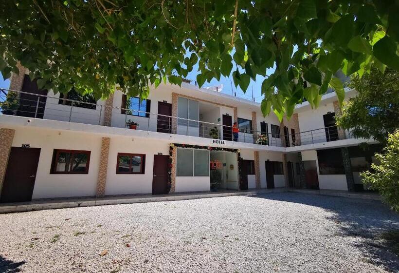 ホテル Paraiso Plaza