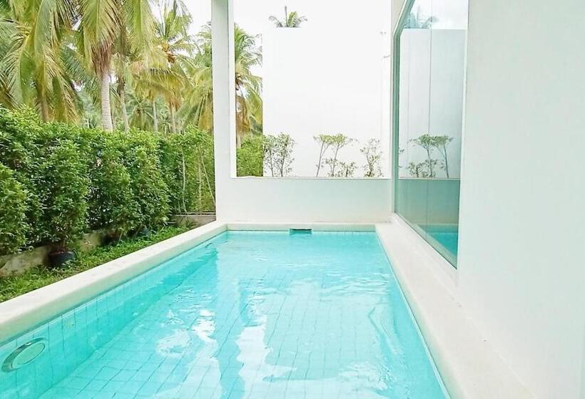 هتل Resto Sea Resort Baan Krut