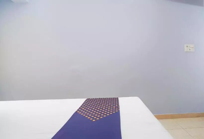 ホテル Spot On Silver Green