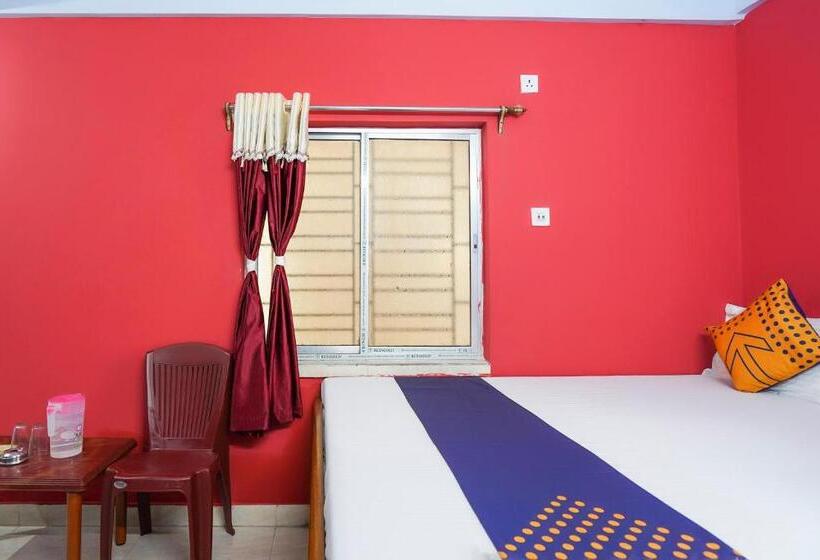 هتل Spot On Silver Green