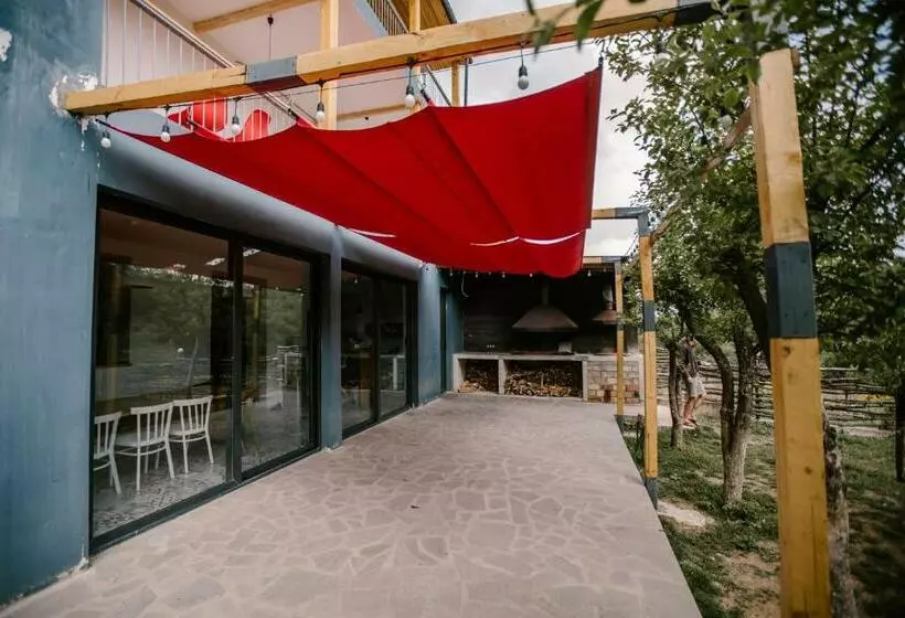 ホテル Vardeni Guesthouse