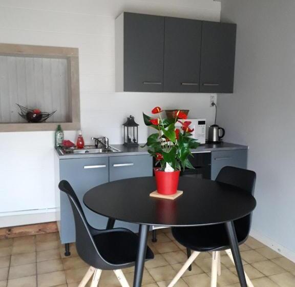 بنسيون Chez Madgi Et Jean Mi