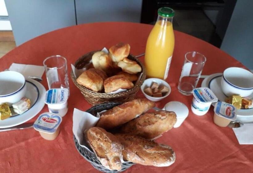 بنسيون Chez Madgi Et Jean Mi