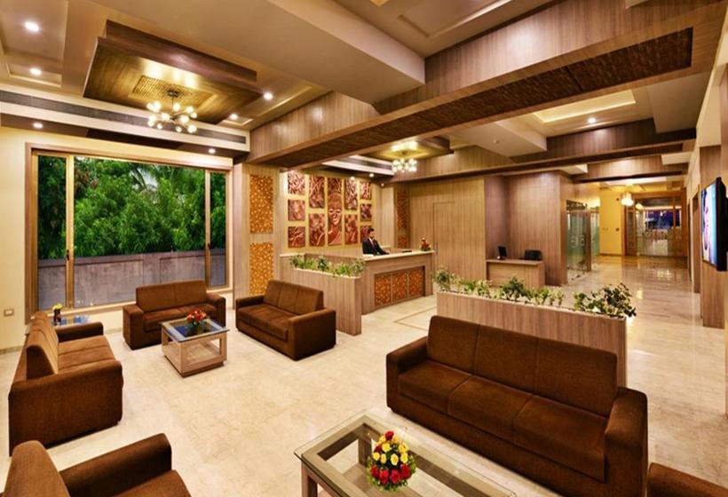 אתר נופש Sarovar Portico Sasangir