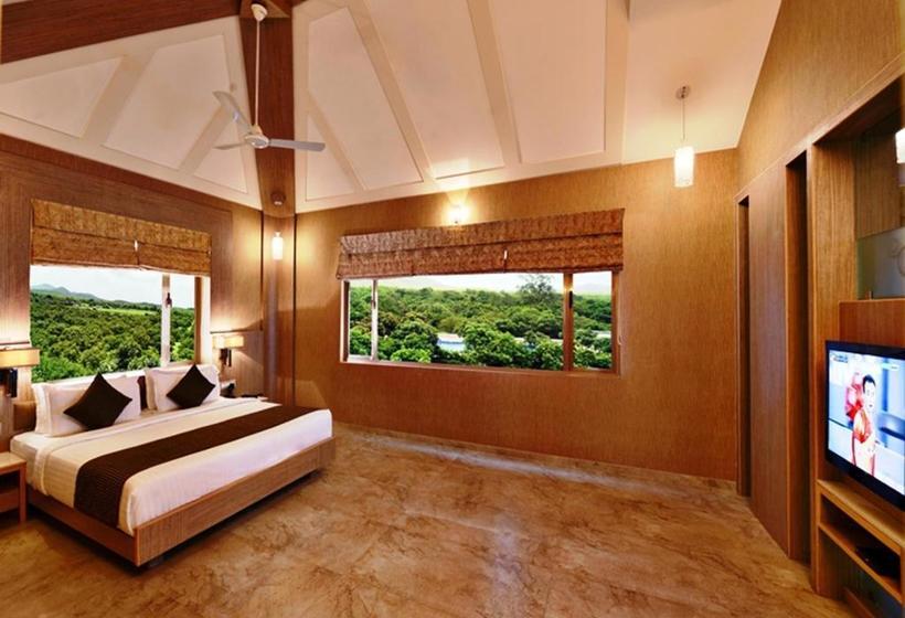 אתר נופש Sarovar Portico Sasangir