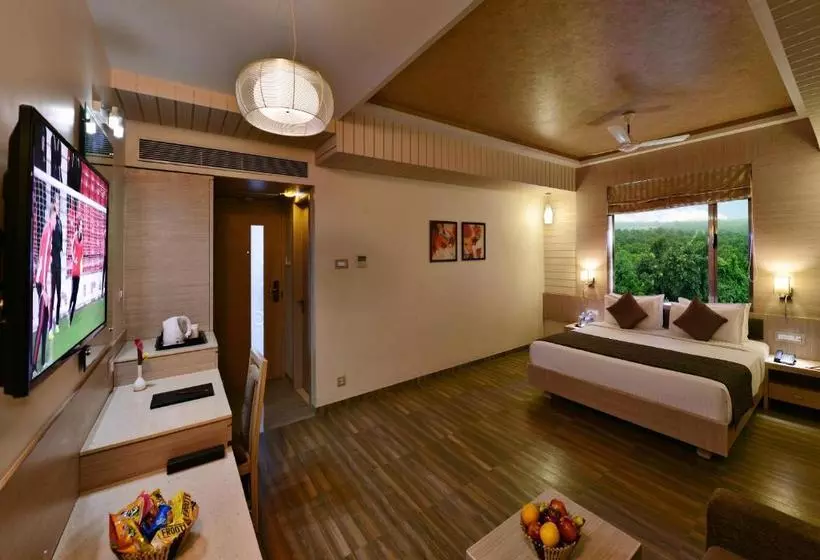 リゾートホテル Sarovar Portico Sasangir