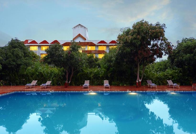 אתר נופש Sarovar Portico Sasangir