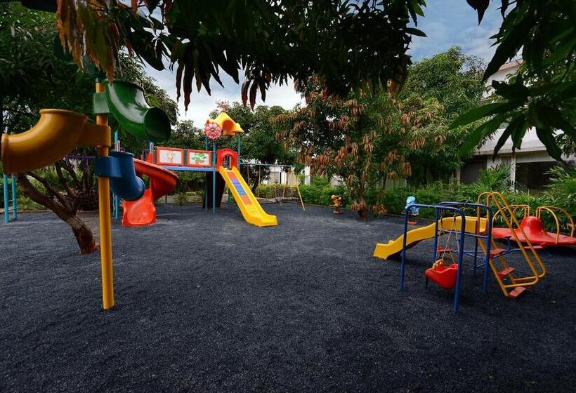 אתר נופש Sarovar Portico Sasangir