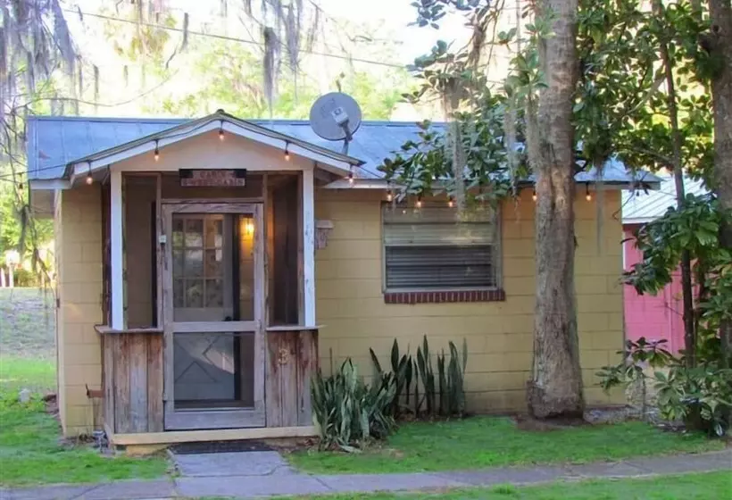 Retkeilymaja The Yearling Cabins