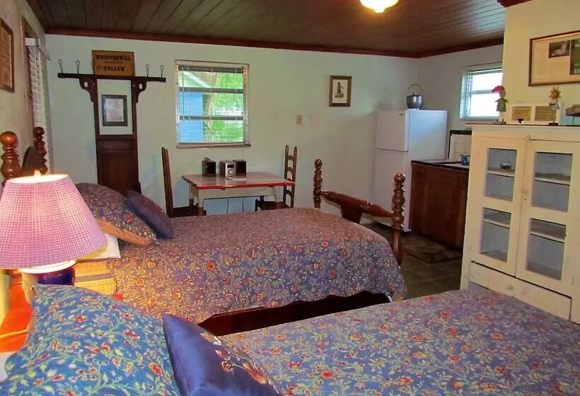 Retkeilymaja The Yearling Cabins