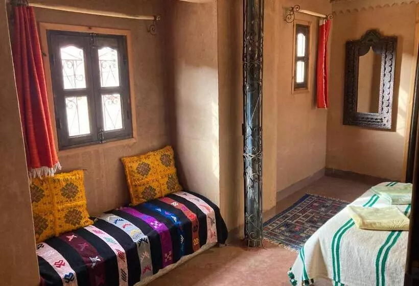 Aamiaismajoitus (B&B) Les 4 Saisons Du Dades