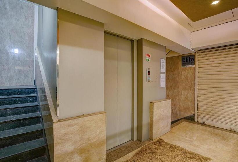 בית מלון כפרי Veera Residency