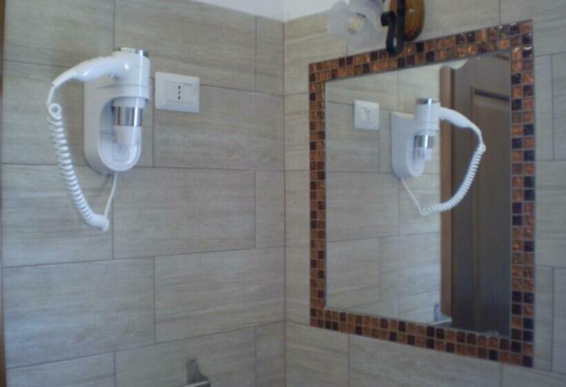 ホテル Agriturismo Casale Sera