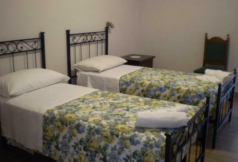 ホテル Agriturismo Casale Sera