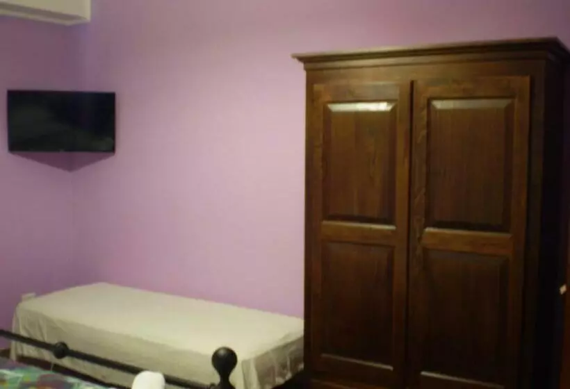 ホテル Agriturismo Casale Sera