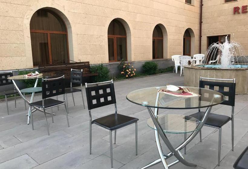 هتل Armenia Vansevan