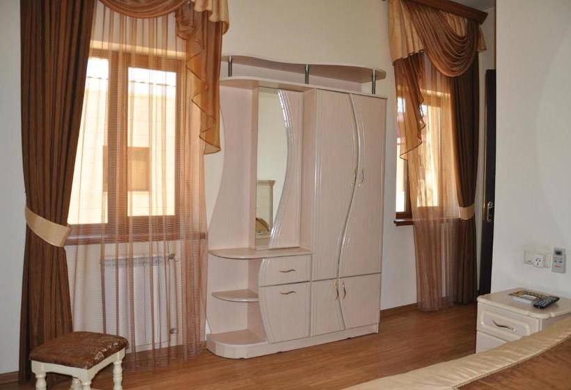 هتل Armenia Vansevan