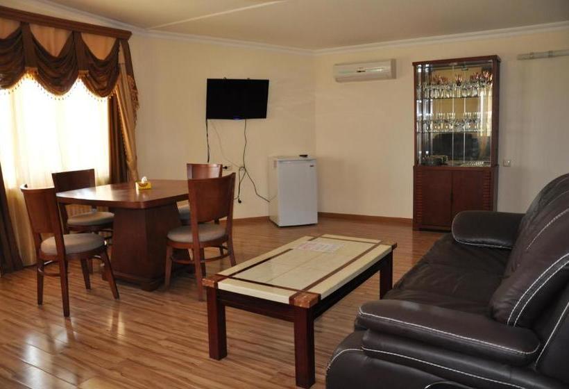 هتل Armenia Vansevan
