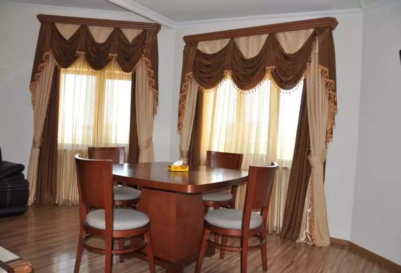 هتل Armenia Vansevan