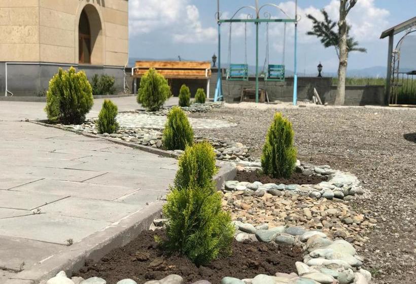 هتل Armenia Vansevan