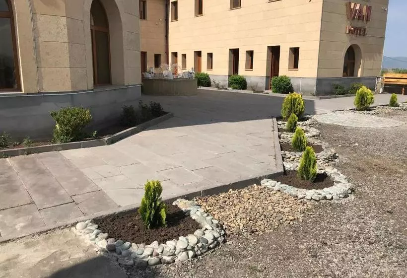 هتل Armenia Vansevan