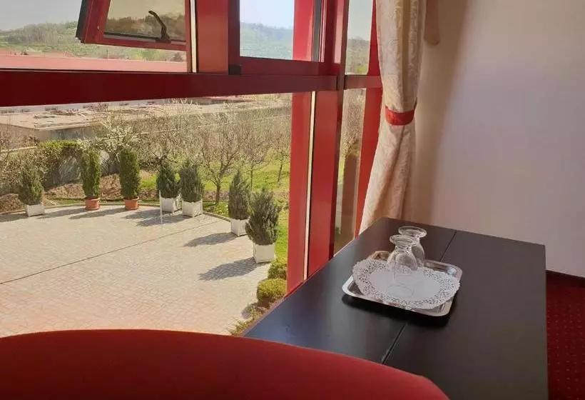 Hotelli Pensiunea Ghiocela