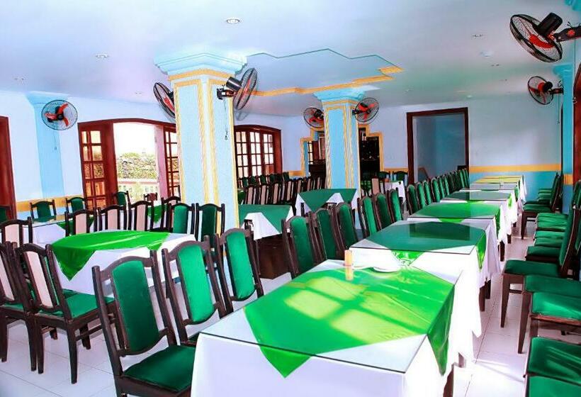 هتل Khách Sạn Cây Thông