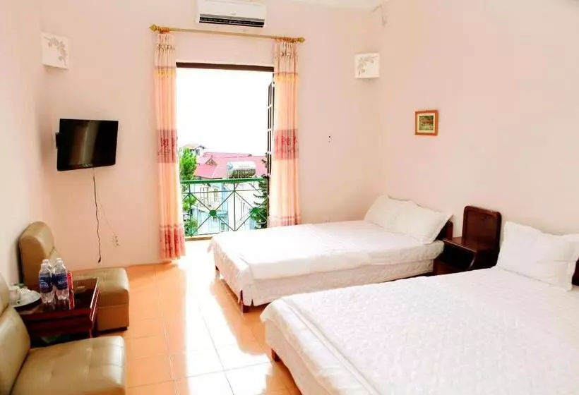 هتل Khách Sạn Cây Thông